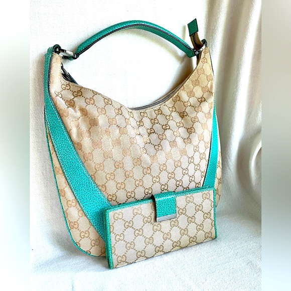 Gucci Handbags - EUC VINTAGE GUCCI BUNDLE OF MATCHING BAG AND WALLET